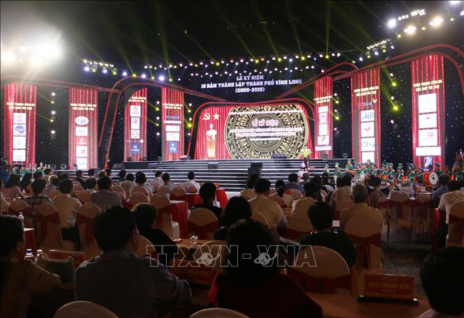 Phấn đấu xây dựng thành phố Vĩnh Long đạt tiêu chuẩn đô thị loại 2 vào năm 2020